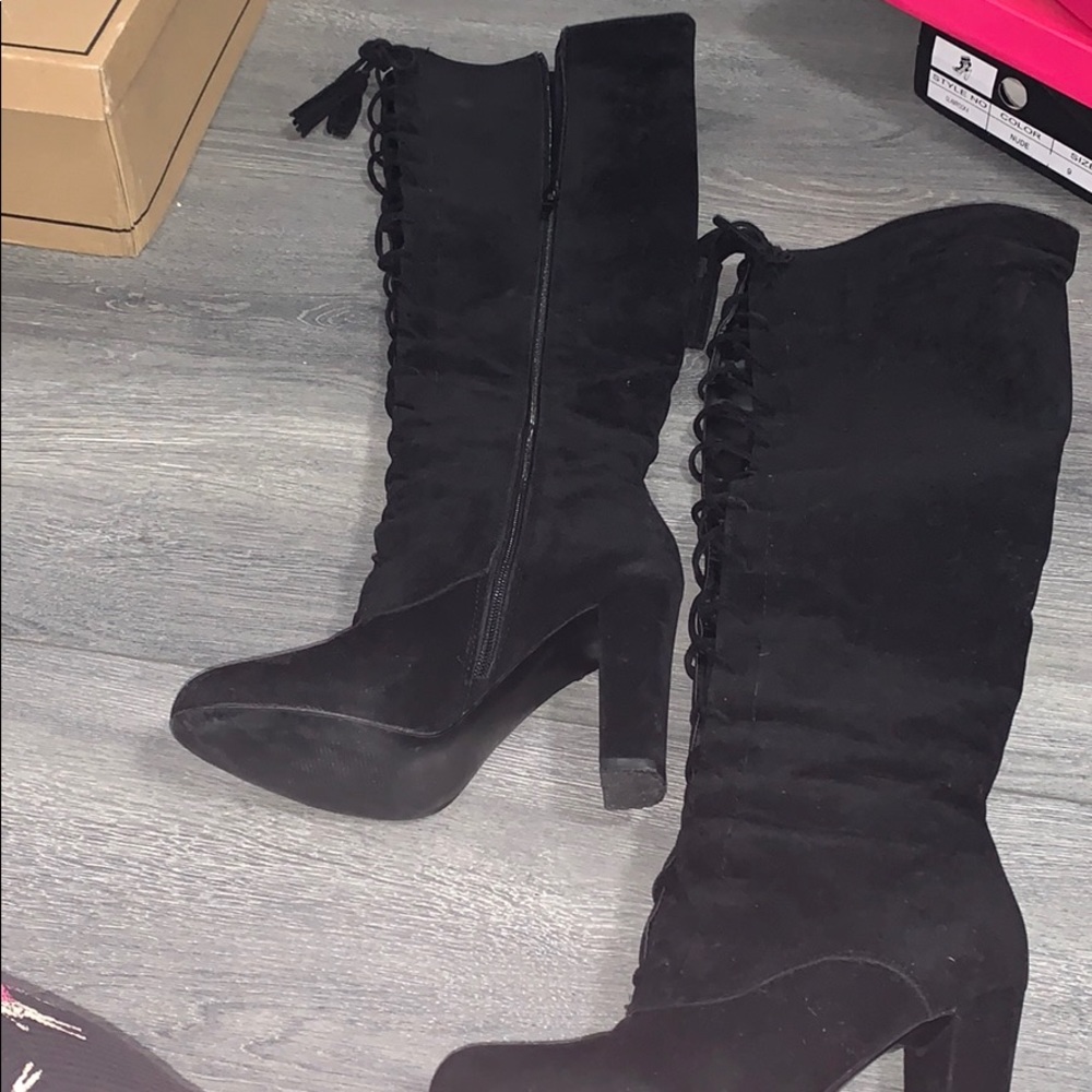 Black knee boots